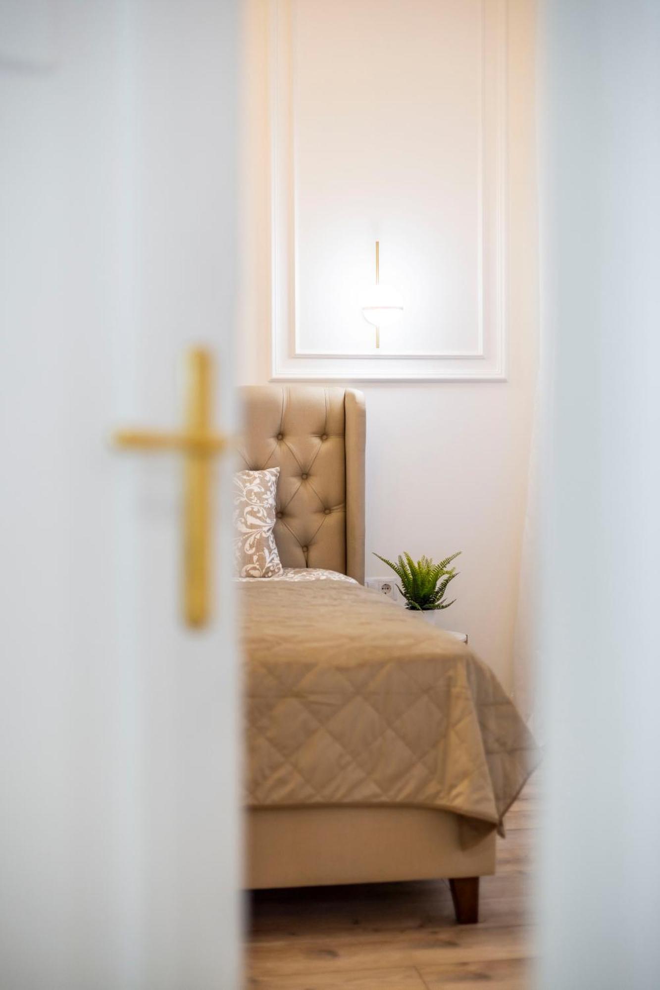 Luxurious Central 4Bedrm 3Bathrm Residence W/ Balcony Βουδαπέστη Εξωτερικό φωτογραφία