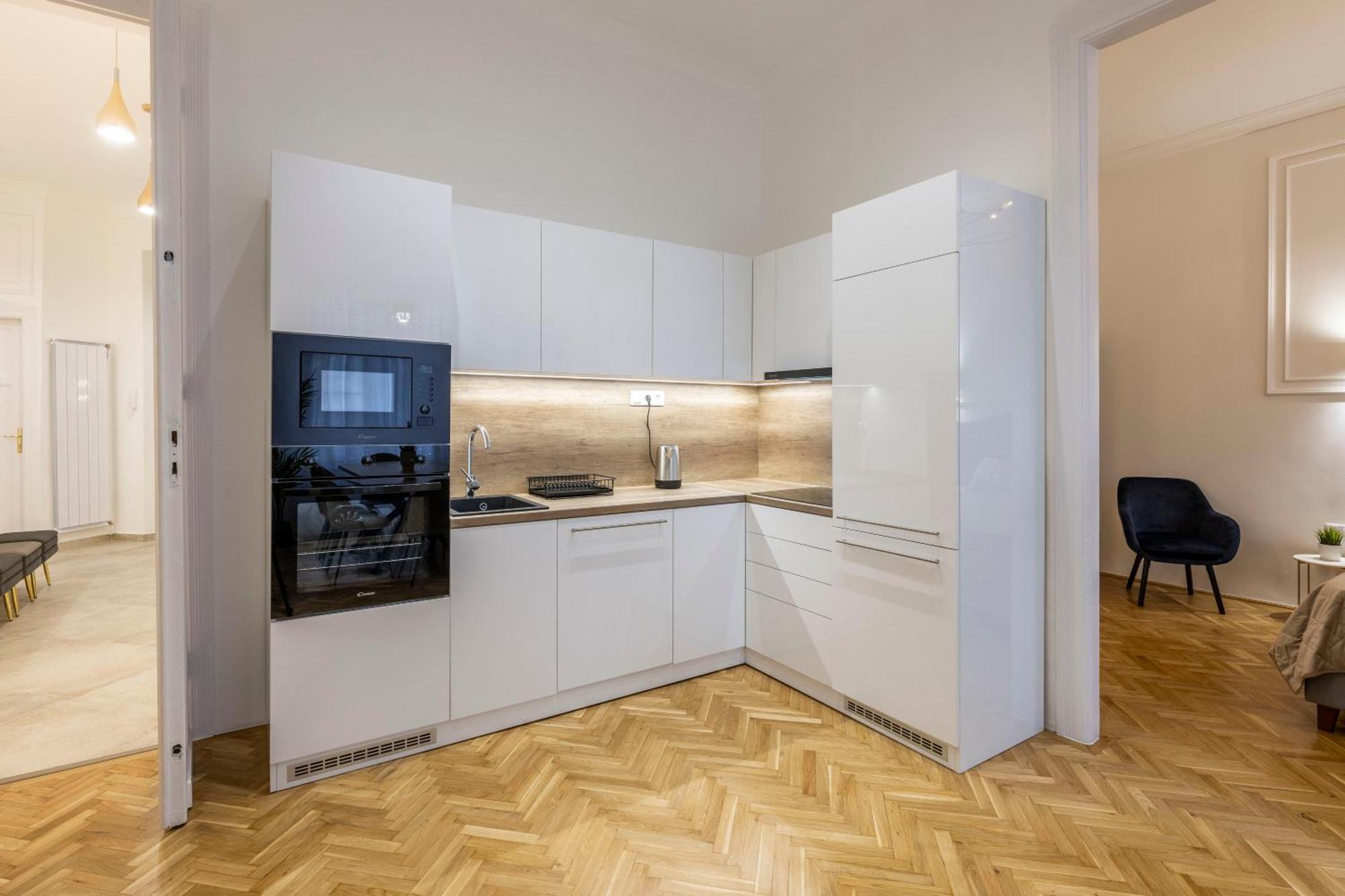 Luxurious Central 4Bedrm 3Bathrm Residence W/ Balcony Βουδαπέστη Εξωτερικό φωτογραφία