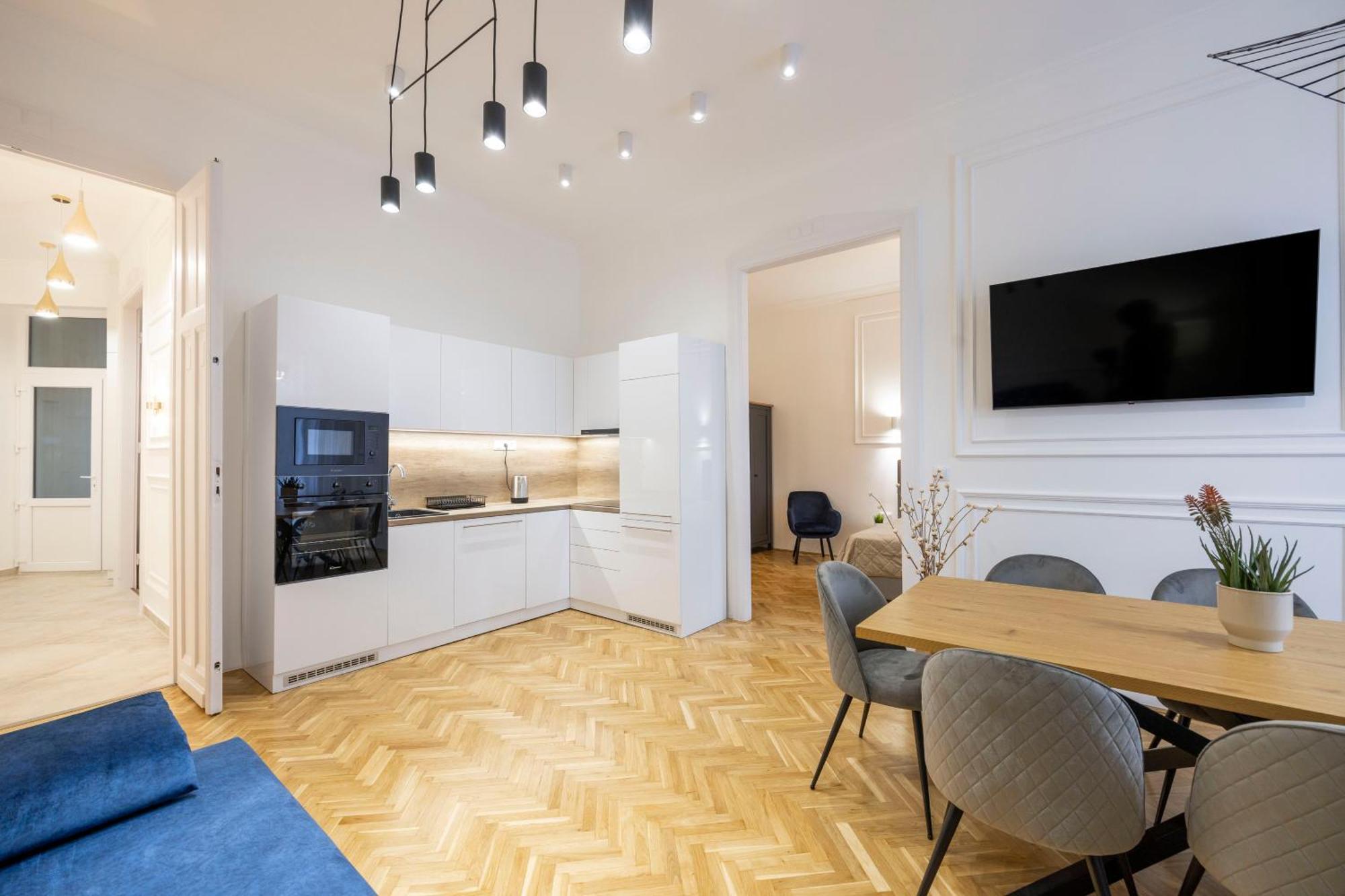 Luxurious Central 4Bedrm 3Bathrm Residence W/ Balcony Βουδαπέστη Εξωτερικό φωτογραφία