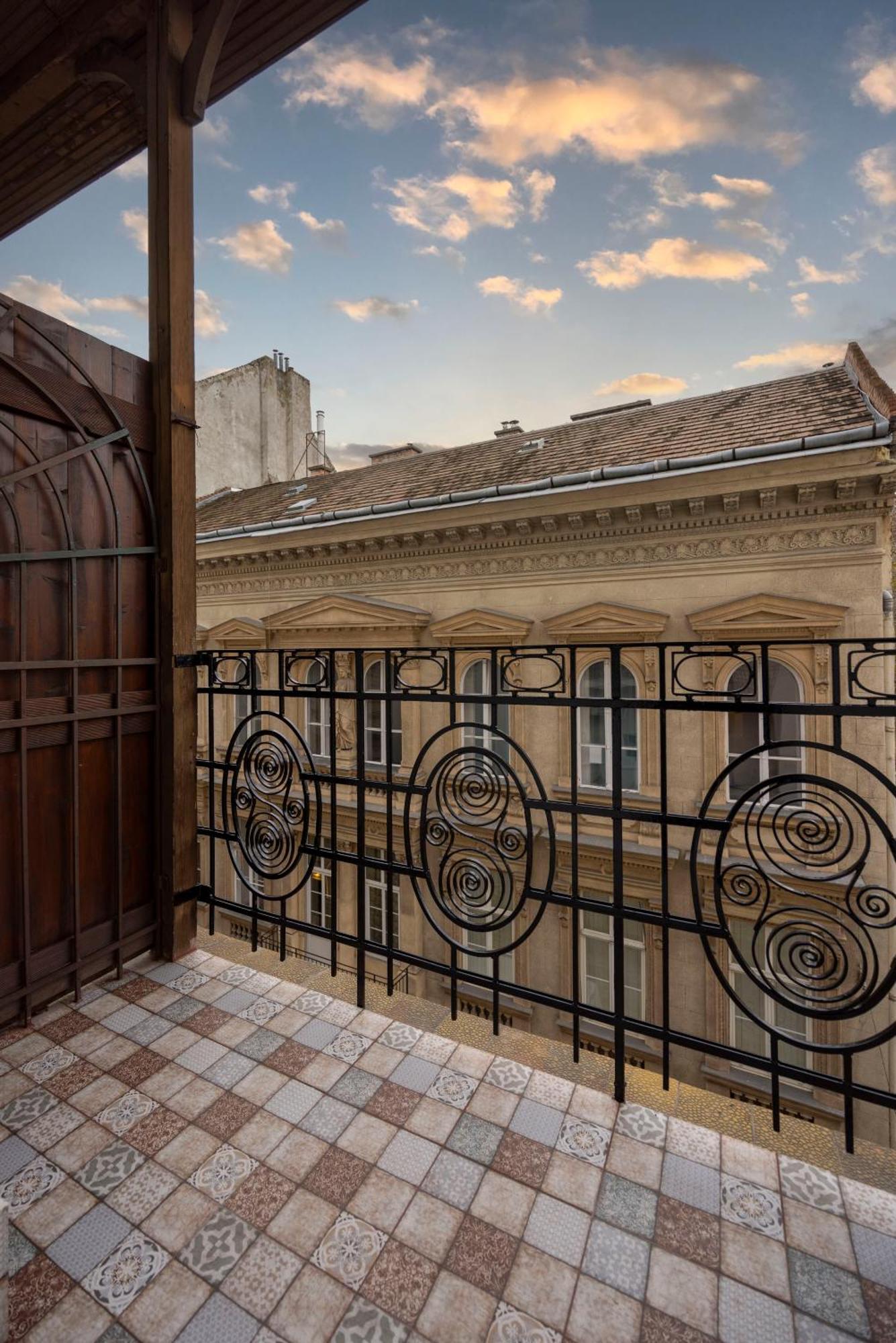 Luxurious Central 4Bedrm 3Bathrm Residence W/ Balcony Βουδαπέστη Εξωτερικό φωτογραφία
