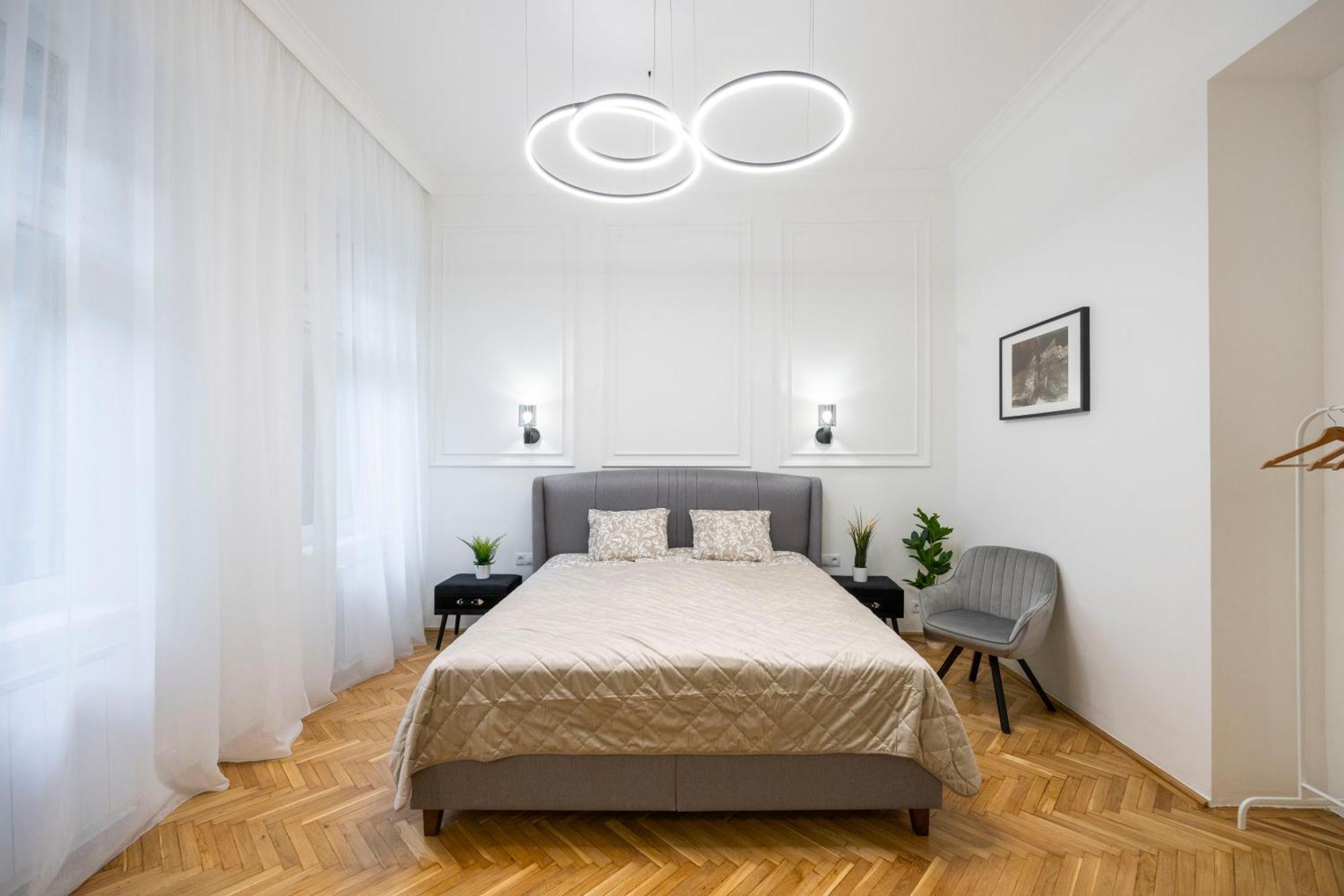 Luxurious Central 4Bedrm 3Bathrm Residence W/ Balcony Βουδαπέστη Εξωτερικό φωτογραφία