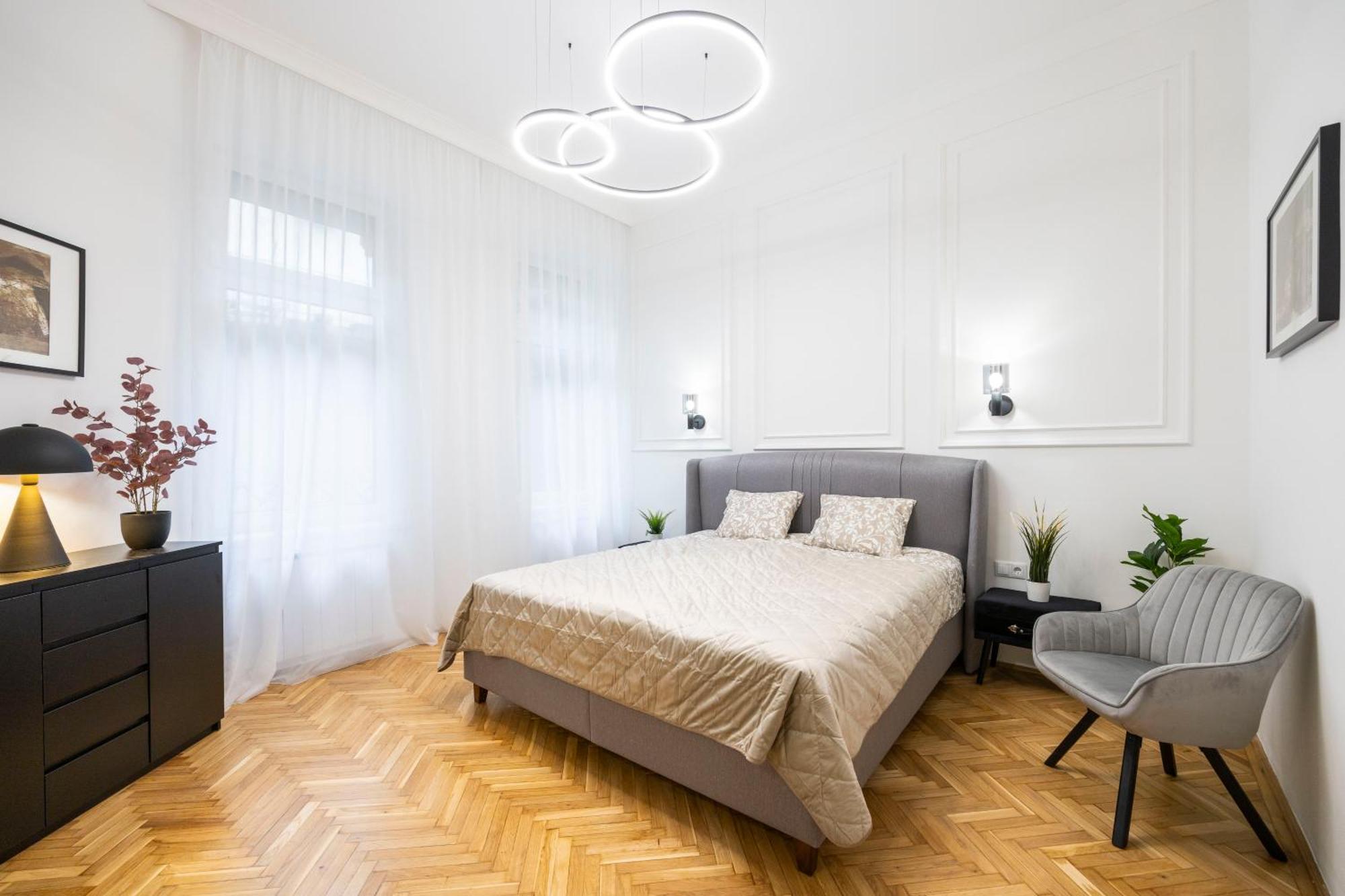 Luxurious Central 4Bedrm 3Bathrm Residence W/ Balcony Βουδαπέστη Εξωτερικό φωτογραφία