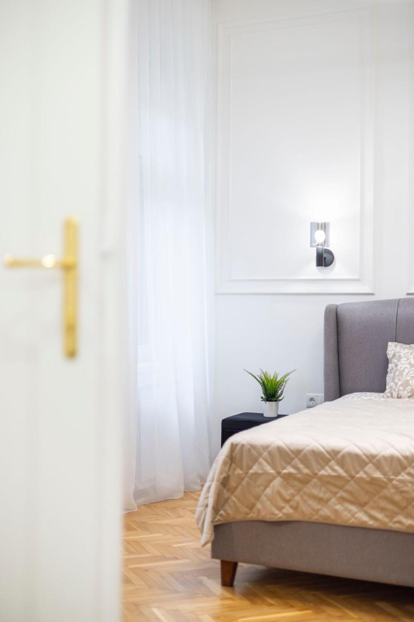 Luxurious Central 4Bedrm 3Bathrm Residence W/ Balcony Βουδαπέστη Εξωτερικό φωτογραφία