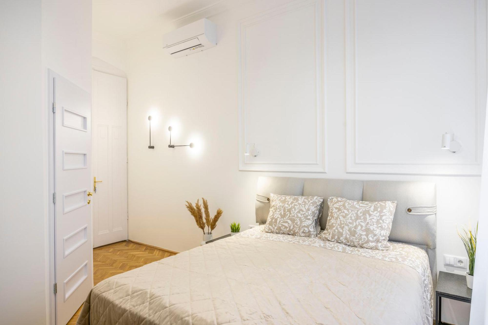 Luxurious Central 4Bedrm 3Bathrm Residence W/ Balcony Βουδαπέστη Εξωτερικό φωτογραφία