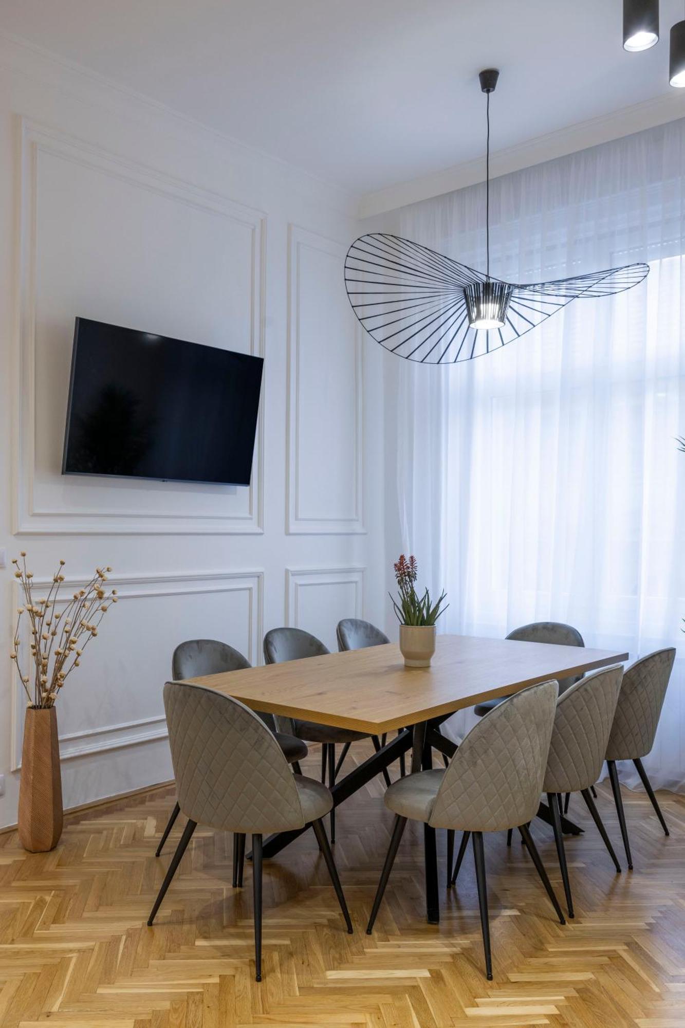 Luxurious Central 4Bedrm 3Bathrm Residence W/ Balcony Βουδαπέστη Εξωτερικό φωτογραφία