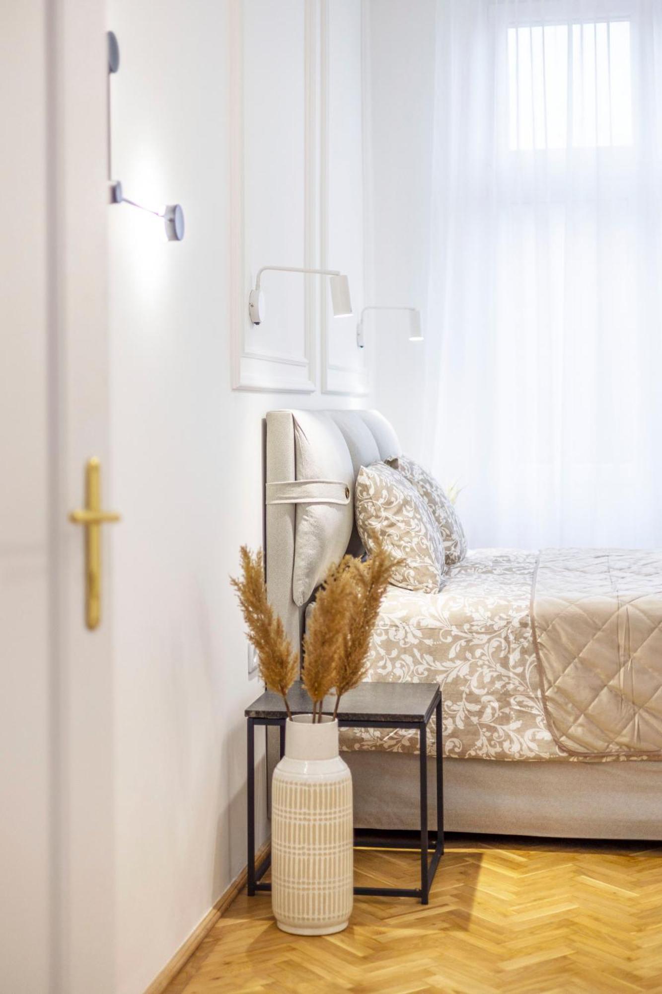 Luxurious Central 4Bedrm 3Bathrm Residence W/ Balcony Βουδαπέστη Εξωτερικό φωτογραφία