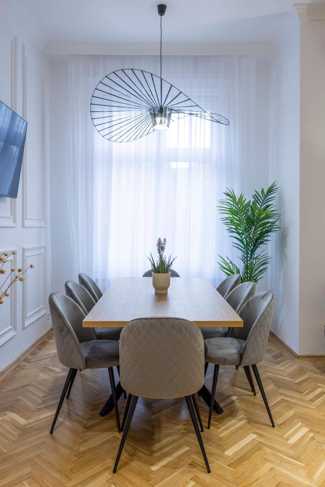 Luxurious Central 4Bedrm 3Bathrm Residence W/ Balcony Βουδαπέστη Εξωτερικό φωτογραφία