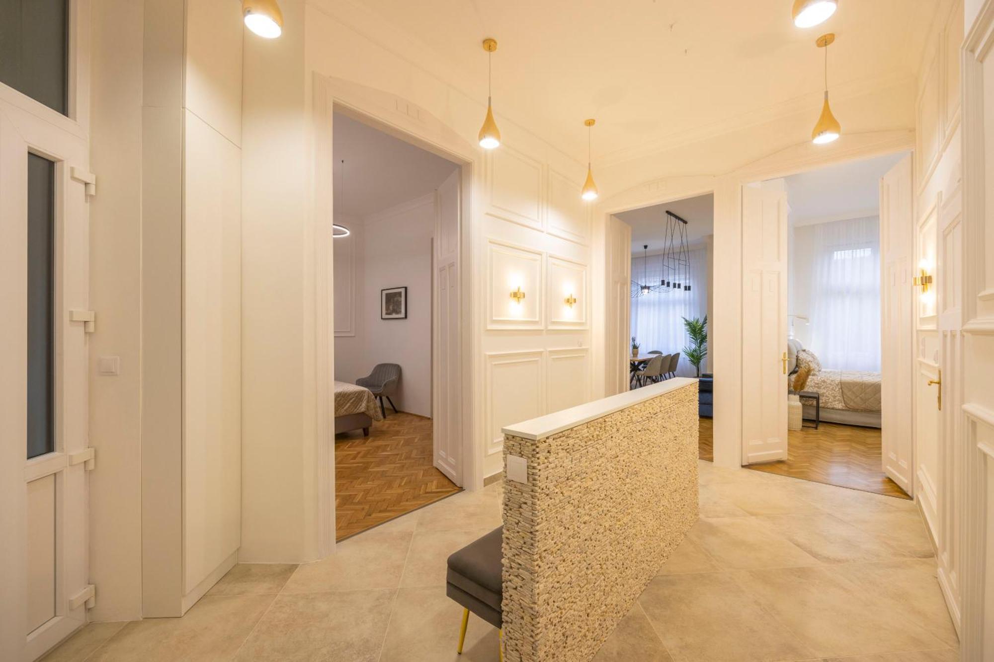 Luxurious Central 4Bedrm 3Bathrm Residence W/ Balcony Βουδαπέστη Εξωτερικό φωτογραφία